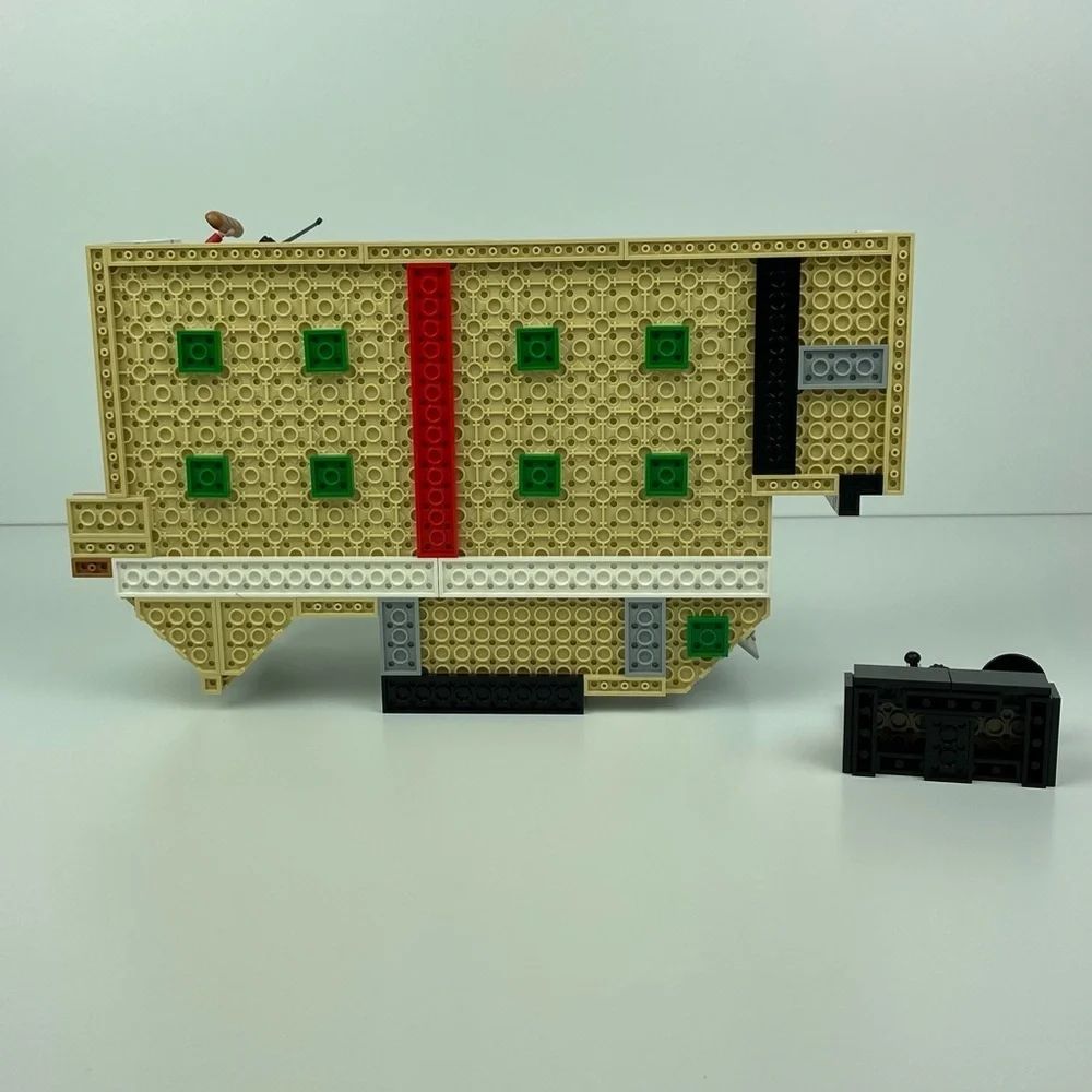 LEGO Ideas Seinfeld 21328 Building Kit Collectible Display Model Complete No Box